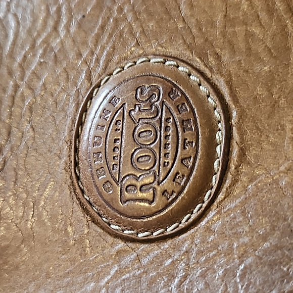 Roots Canada Tribe Leather Venetian Village Crossbody Bag - Picture 7 of 14